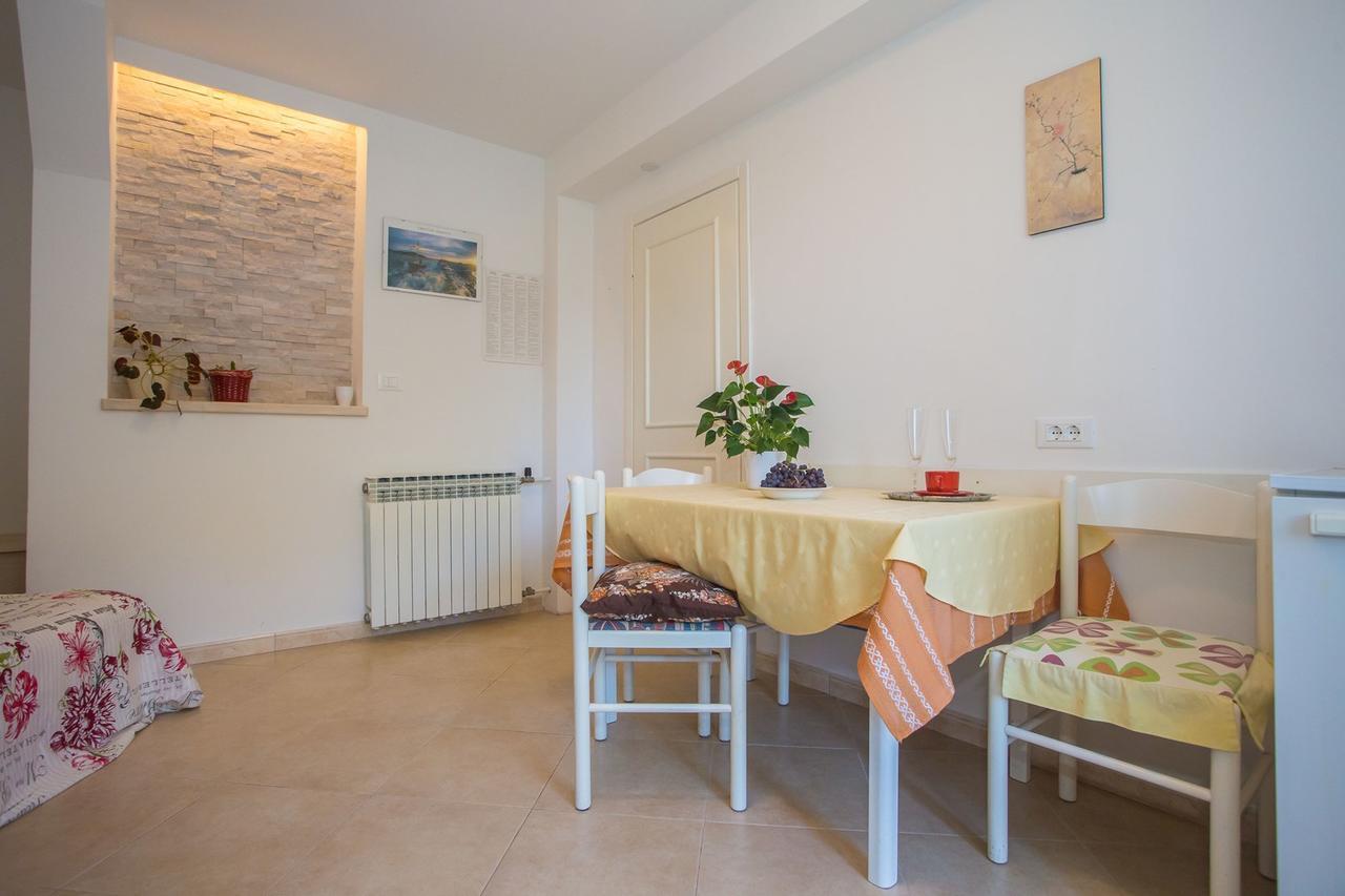 Hotel App. Fiorela Poreč Exterior foto