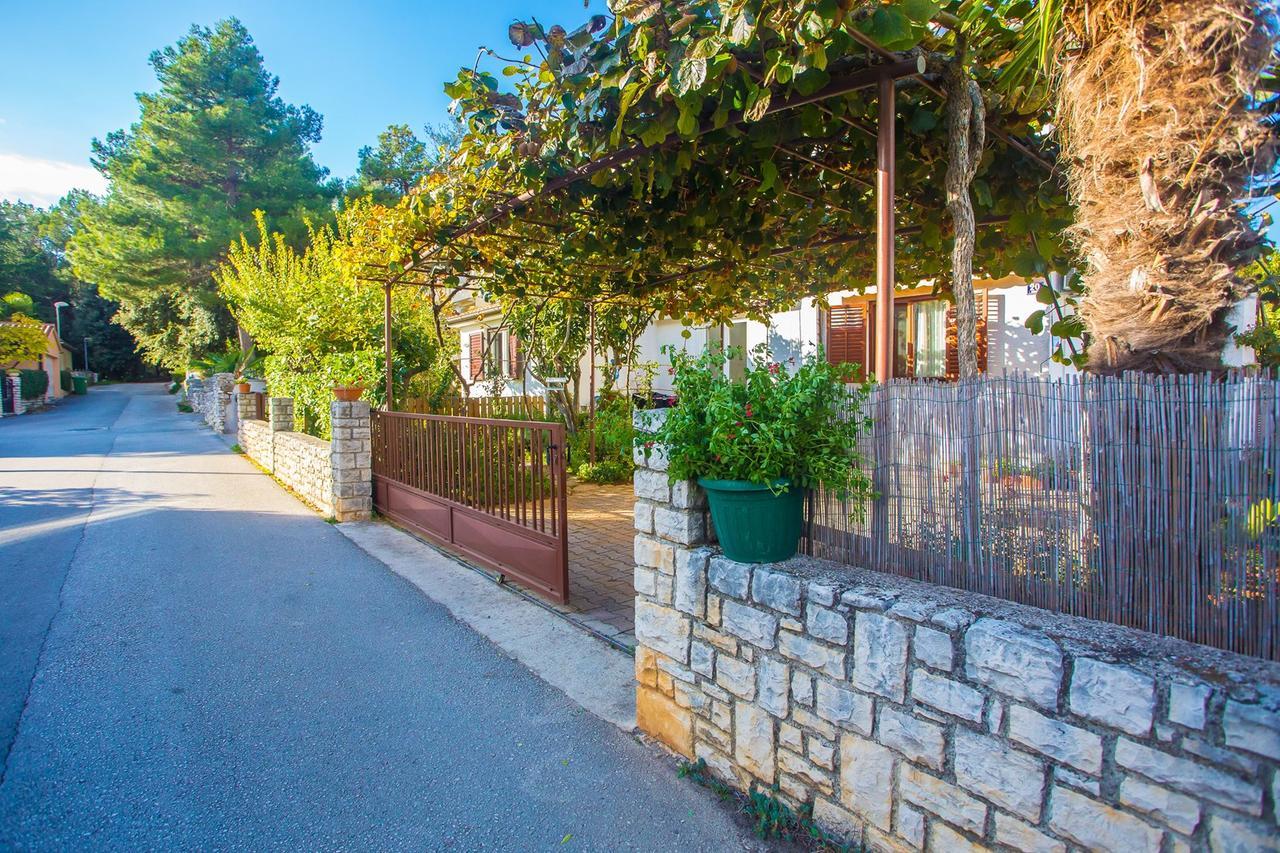 Hotel App. Fiorela Poreč Exterior foto